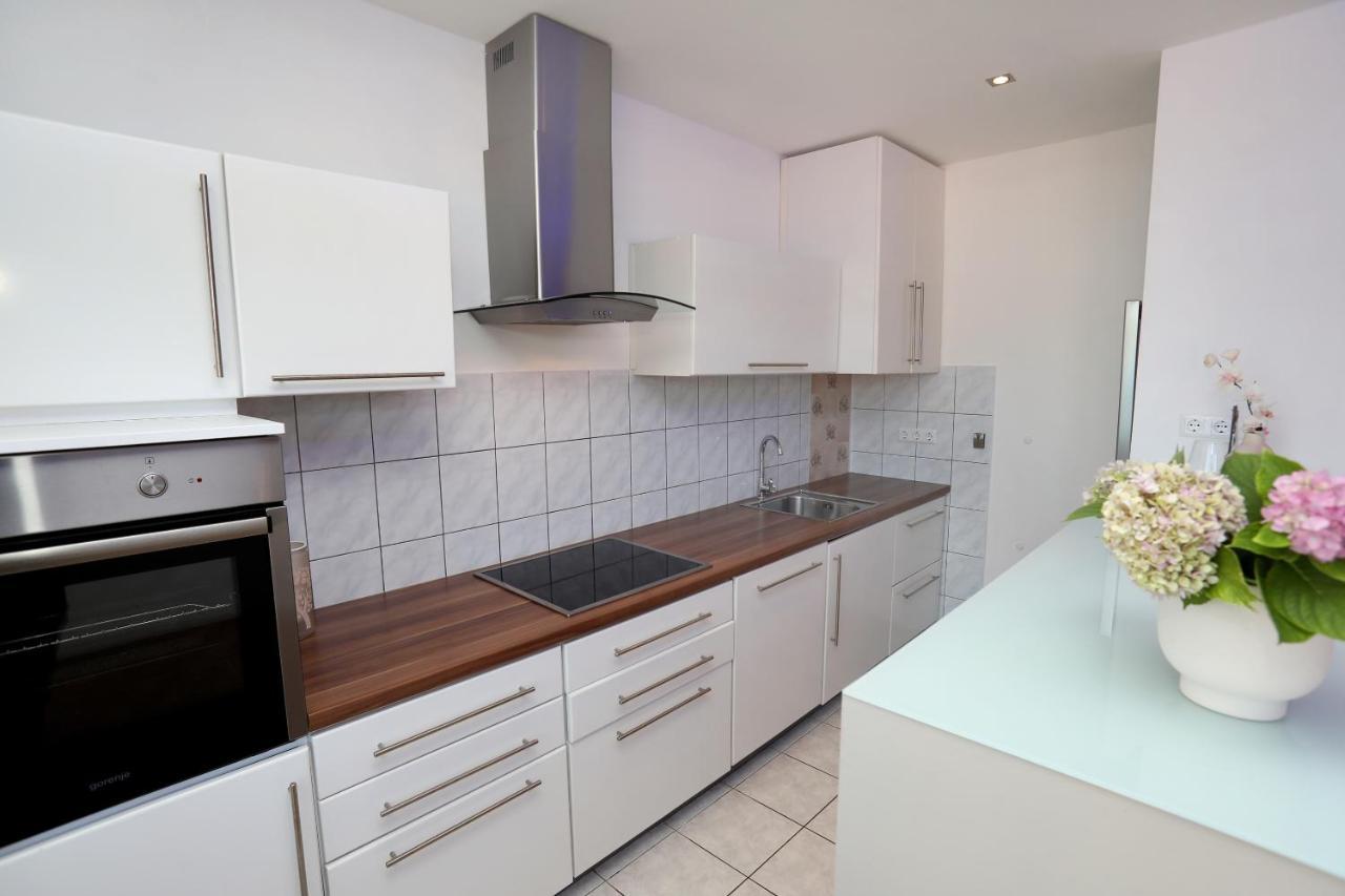 Apartments Vida Трогір Екстер'єр фото