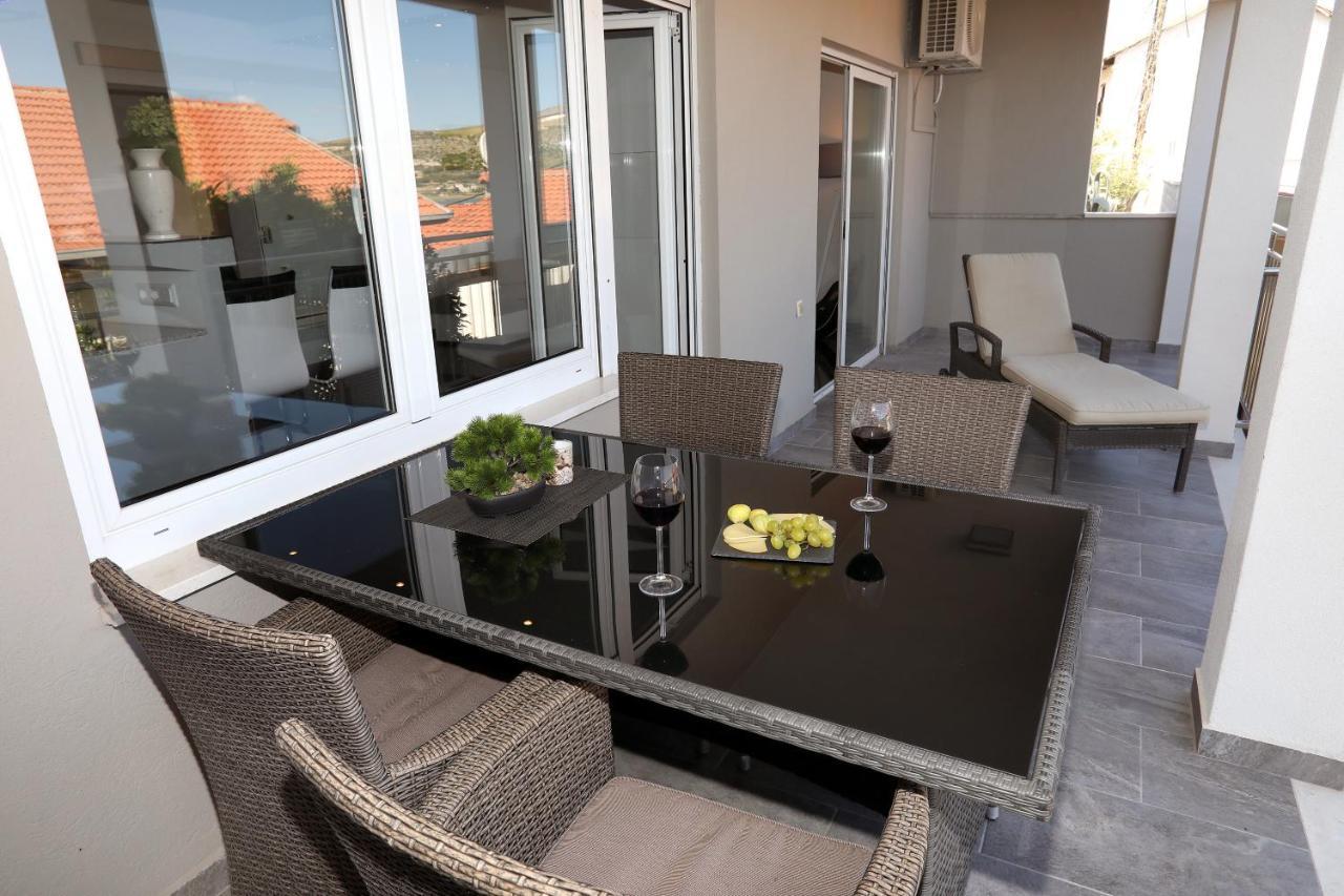 Apartments Vida Трогір Екстер'єр фото