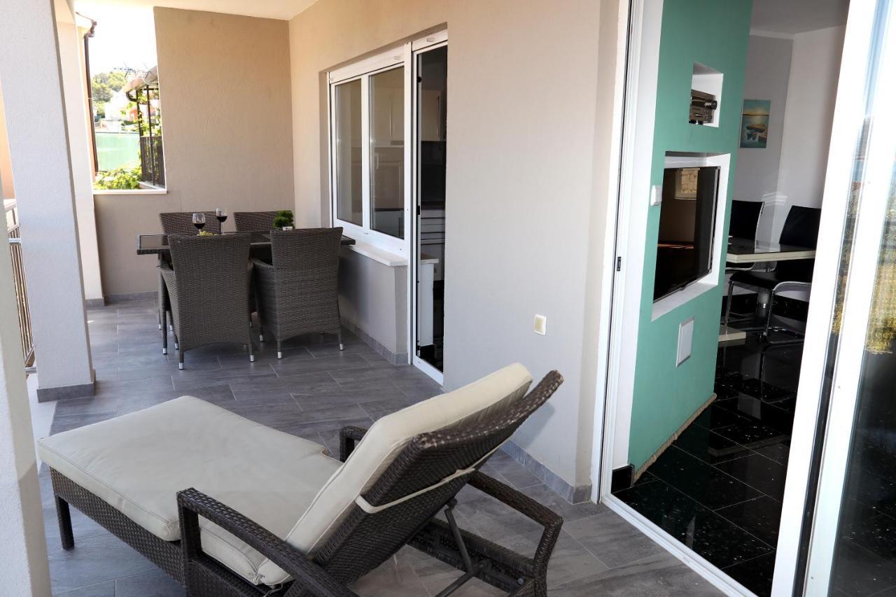 Apartments Vida Трогір Екстер'єр фото
