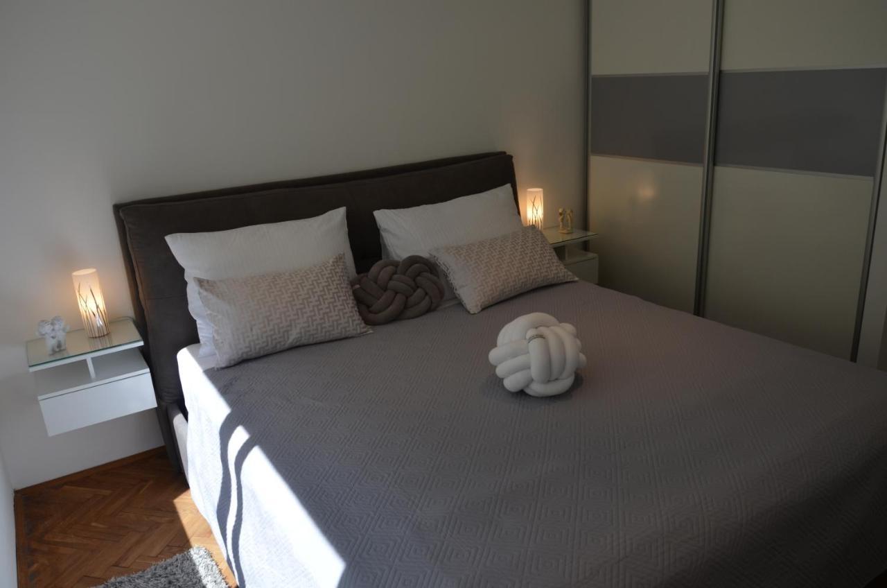 Apartments Vida Трогір Екстер'єр фото
